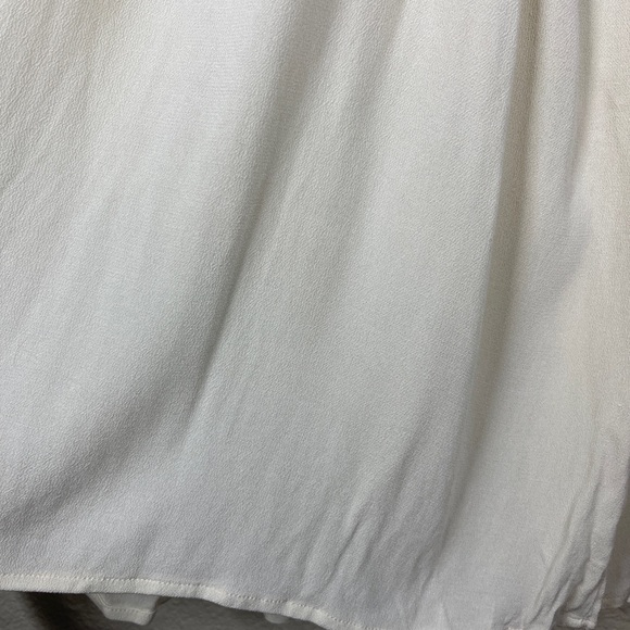 Torrid Blouse Ivory High Neck Crepe Sleeveless Tank Embroidered Modern Sz 2 NWT - Picture 6 of 6